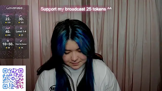 Snapshot of Alisa_Monroe chatting on 10/01/25, 02:28 Alisa Monroe online show from 10/01/25, 02:28