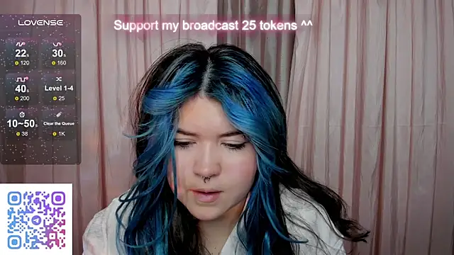 Snapshot of Alisa_Monroe chatting on 10/03/25, 08:00 Alisa Monroe online show from 10/03/25, 08:00