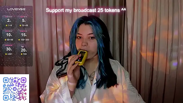 Snapshot of Alisa_Monroe chatting on 10/04/25, 08:56 Alisa Monroe online show from 10/04/25, 08:56