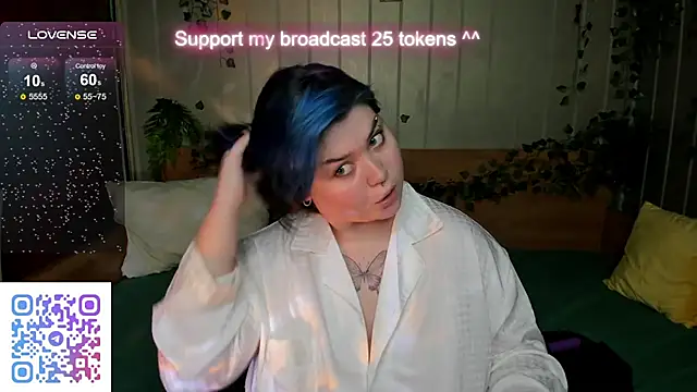 Snapshot of Alisa_Monroe chatting on 10/06/25, 08:01 Alisa Monroe online show from 10/06/25, 08:01