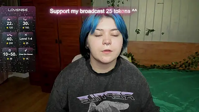 Snapshot of Alisa_Monroe chatting on 10/12/25, 04:22 Alisa Monroe online show from 10/12/25, 04:22