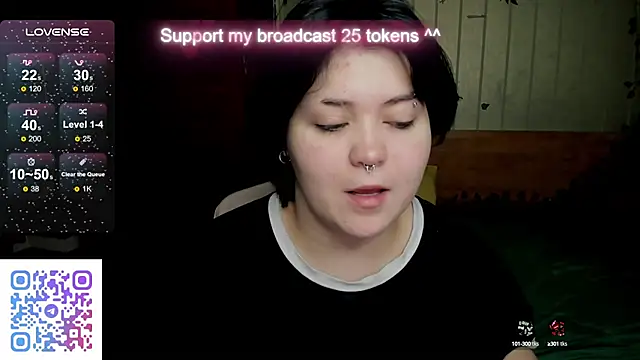 Snapshot of Alisa_Monroe chatting on 10/15/25, 02:11 Alisa Monroe online show from 10/15/25, 02:11