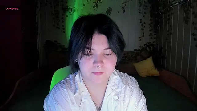 Snapshot of Alisa_Monroe chatting on 10/21/25, 02:45 Alisa Monroe online show from 10/21/25, 02:45