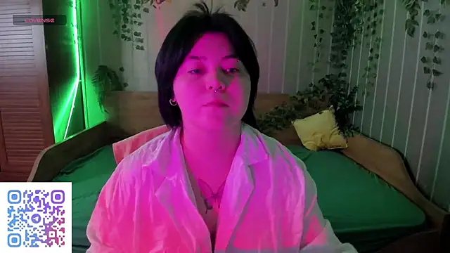 Snapshot of Alisa_Monroe chatting on 10/22/25, 02:45 Alisa Monroe online show from 10/22/25, 02:45