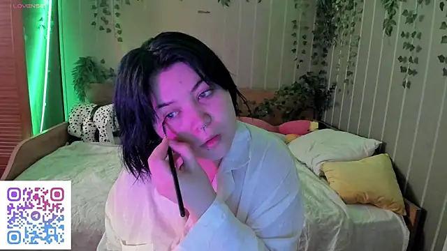 Snapshot of Alisa_Monroe chatting on 10/29/25, 02:36 Alisa Monroe online show from 10/29/25, 02:36