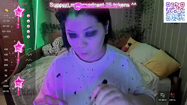 Snapshot of Alisa_Monroe chatting on 10/31/25, 07:26 Alisa Monroe online show from 10/31/25, 07:26