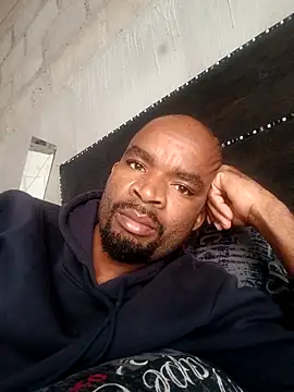 mdavazo00 online show from 10/03/25, 08:55