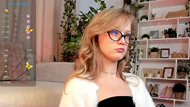 Kara smalltits online show from 09/29/25, 11:37