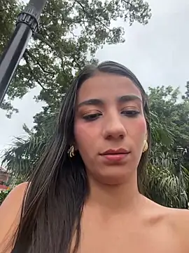 -juicy  online show from 11/28/25, 10:12