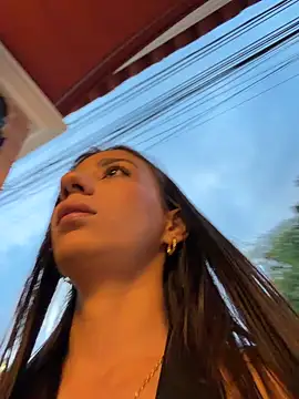 -juicy  online show from 12/04/25, 10:40