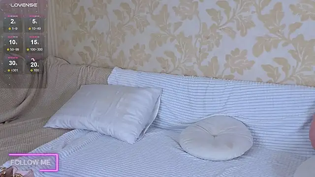 Snapshot of Angell_Wild chatting on 10/30/25, 01:01 Angell Wild online show from 10/30/25, 01:01