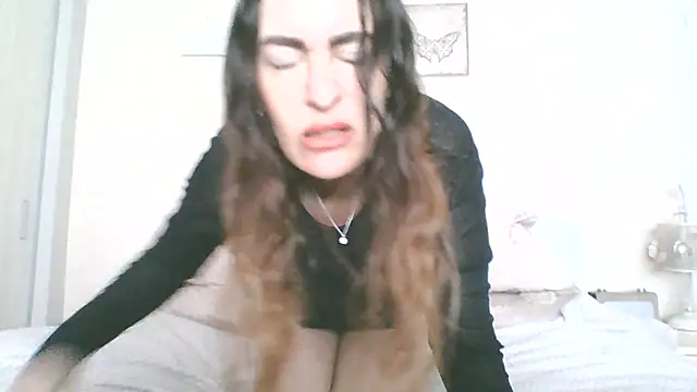 EllaKent online show from 05/11/26, 02:45