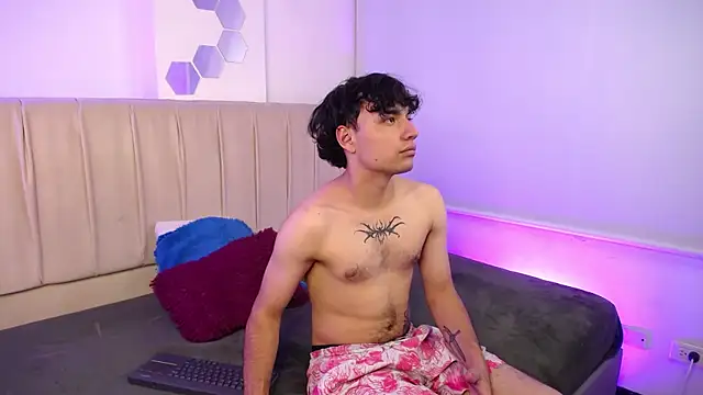 Snapshot of Aprhil_Blaze chatting on 10/22/25, 08:52 Aprhil Blaze online show from 10/22/25, 08:52