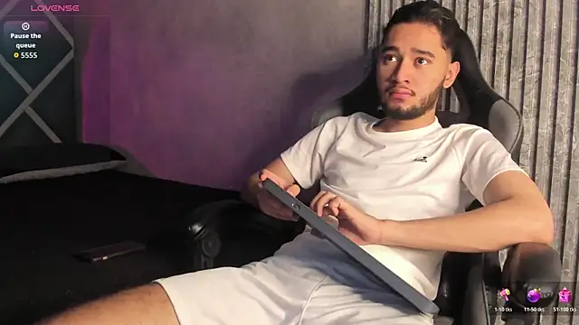 Stiven 01 online show from 10/27/25, 01:48