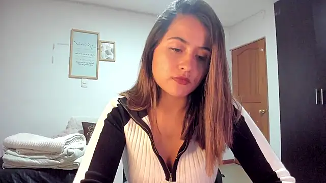 Snapshot of Ana__Pink chatting on 03/03/26, 01:34 Ana Pink online show from 03/03/26, 01:34