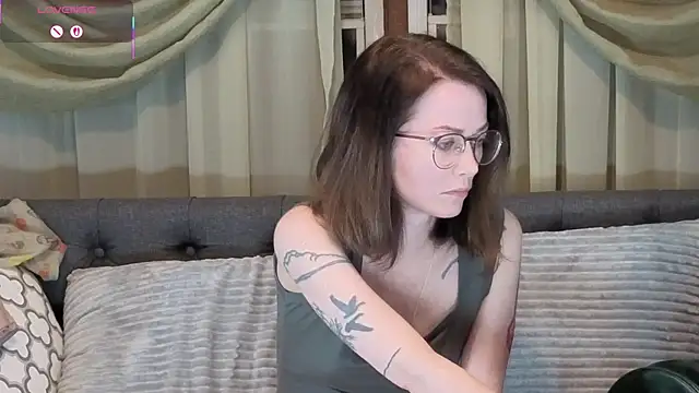 Snapshot of kohlbird chatting on 11/05/25, 12:32 kohlbird online show from 11/05/25, 12:32