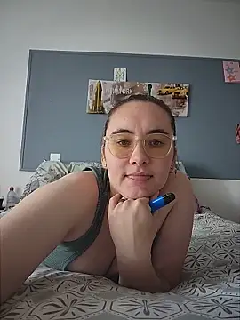AndHerXO online show from 06/09/26, 11:55