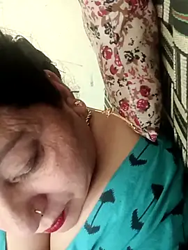 Snapshot of Sexyshott chatting on 10/22/25, 07:08 Sexyshott online show from 10/22/25, 07:08