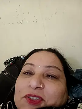 Snapshot of Sexyshott chatting on 10/23/25, 03:28 Sexyshott online show from 10/23/25, 03:28
