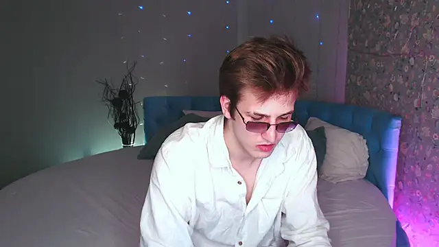 Snapshot of KiskaKurt chatting on 09/20/25, 09:16 KiskaKurt online show from 09/20/25, 09:16