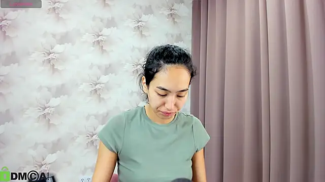 FlirtyAura online show from 10/01/25, 03:56