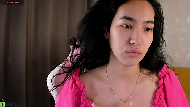 Snapshot of FlirtyAura chatting on 12/16/25, 03:11 FlirtyAura online show from 12/16/25, 03:11