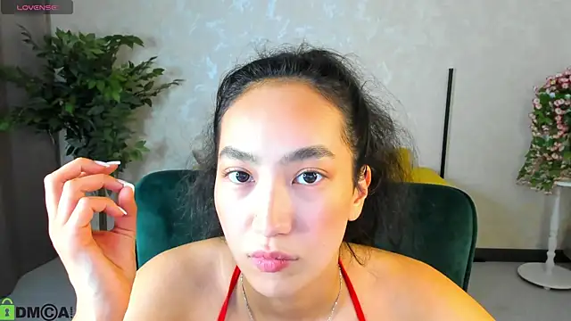 Snapshot of FlirtyAura chatting on 12/21/25, 03:24 FlirtyAura online show from 12/21/25, 03:24