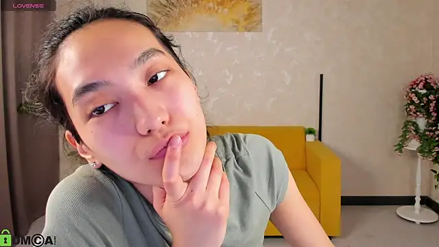 Snapshot of FlirtyAura chatting on 04/02/26, 03:37 FlirtyAura online show from 04/02/26, 03:37