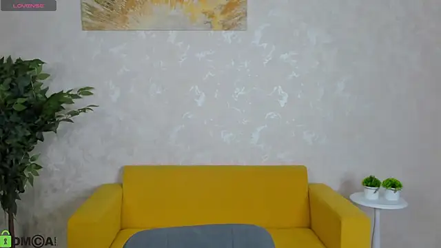 Snapshot of FlirtyAura chatting on 04/13/26, 03:56 FlirtyAura online show from 04/13/26, 03:56