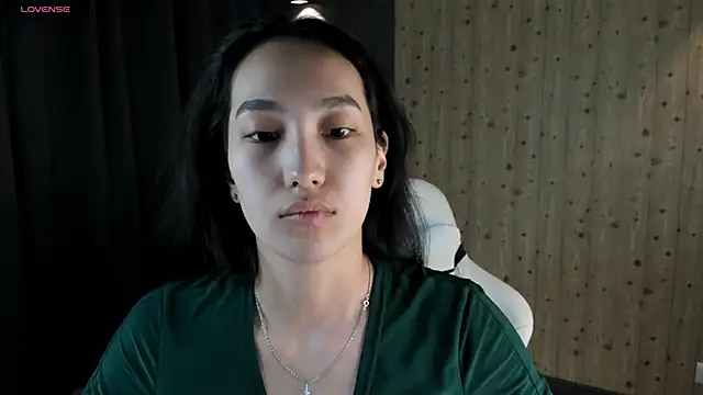 Snapshot of FlirtyAura chatting on 04/17/26, 03:53 FlirtyAura online show from 04/17/26, 03:53