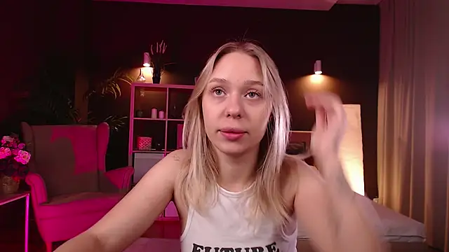 Pooja Hegde online show from 09/15/25, 01:05