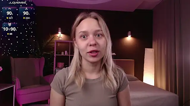 Pooja Hegde online show from 09/22/25, 01:07