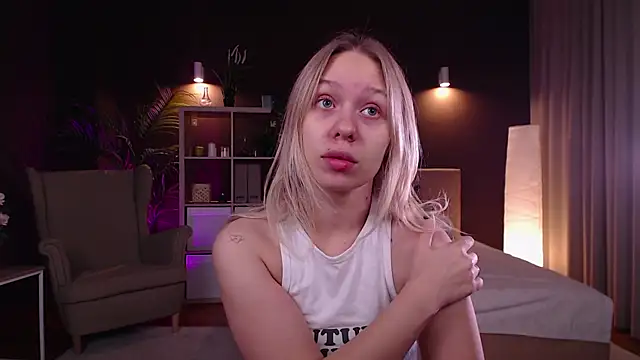 Pooja Hegde online show from 10/07/25, 01:03