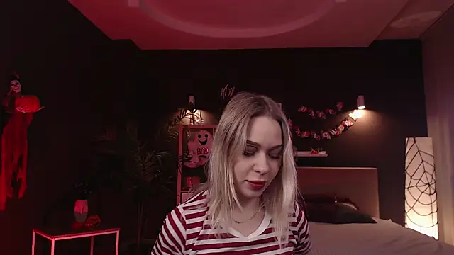 Pooja Hegde online show from 10/31/25, 01:06