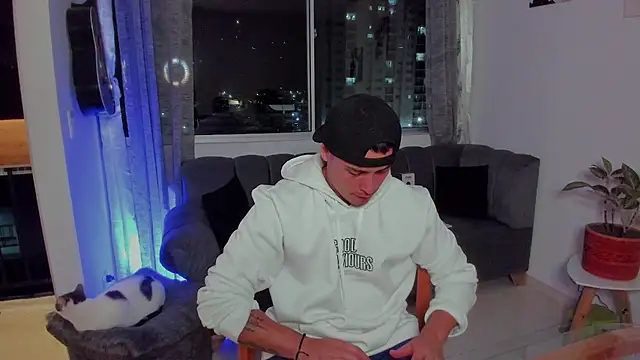 Snapshot of connorsmiith chatting on 09/22/25, 02:46 connorsmiith online show from 09/22/25, 02:46