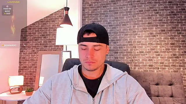 Snapshot of connorsmiith chatting on 10/13/25, 11:21 connorsmiith online show from 10/13/25, 11:21