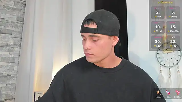 Snapshot of connorsmiith chatting on 10/21/25, 02:40 connorsmiith online show from 10/21/25, 02:40