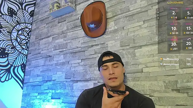 Snapshot of connorsmiith chatting on 10/23/25, 12:43 connorsmiith online show from 10/23/25, 12:43