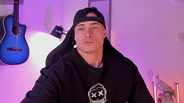 connorsmiith online show from 06/06/26, 10:47