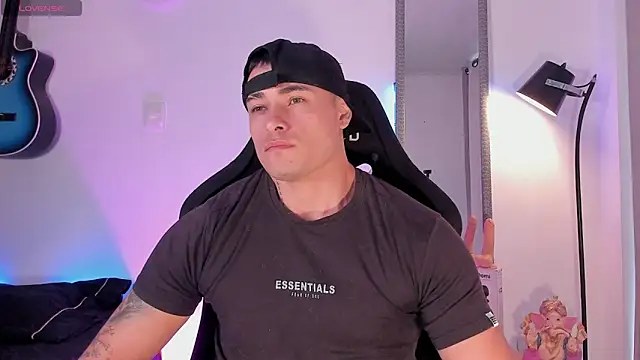 connorsmiith online show from 06/11/26, 12:58