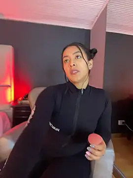 BellaFernandez   online show from 06/05/26, 01:50