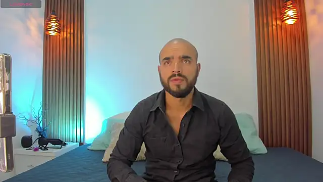 Snapshot of Maximo_Di_Santi chatting on 10/20/25, 08:31 Maximo Di Santi online show from 10/20/25, 08:31