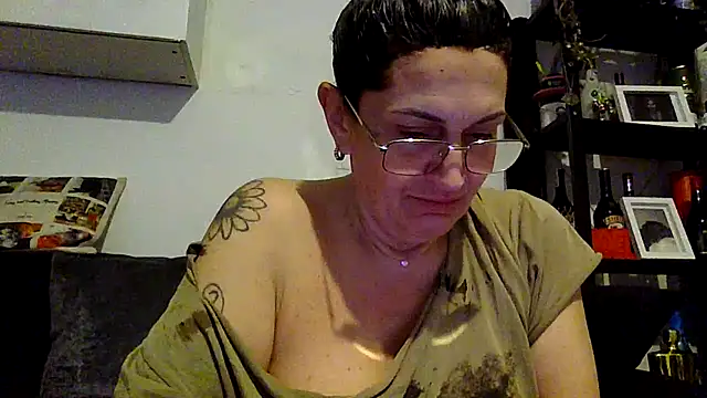 Snapshot of RubyyRosee chatting on 12/20/25, 09:44 RubyyRosee online show from 12/20/25, 09:44