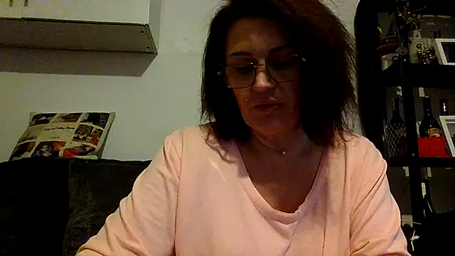 Snapshot of RubyyRosee chatting on 12/21/25, 02:13 RubyyRosee online show from 12/21/25, 02:13