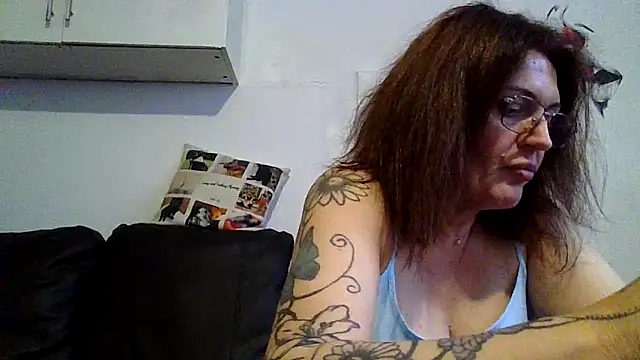 Snapshot of RubyyRosee chatting on 05/16/26, 01:43 RubyyRosee online show from 05/16/26, 01:43