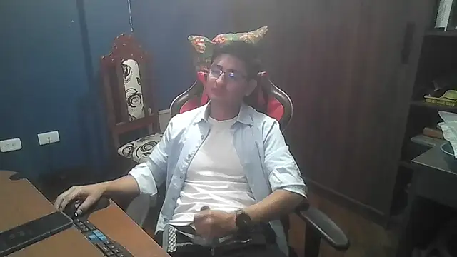 Snapshot of SVGUSSV chatting on 09/11/25, 11:38 SVGUSSV online show from 09/11/25, 11:38