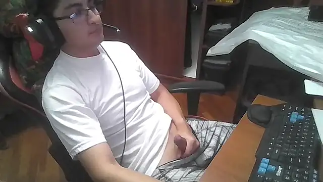 Snapshot of SVGUSSV chatting on 10/23/25, 01:05 SVGUSSV online show from 10/23/25, 01:05