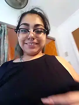 Snapshot of Lovelyrainn chatting on 10/06/25, 01:41 Lovelyrainn online show from 10/06/25, 01:41