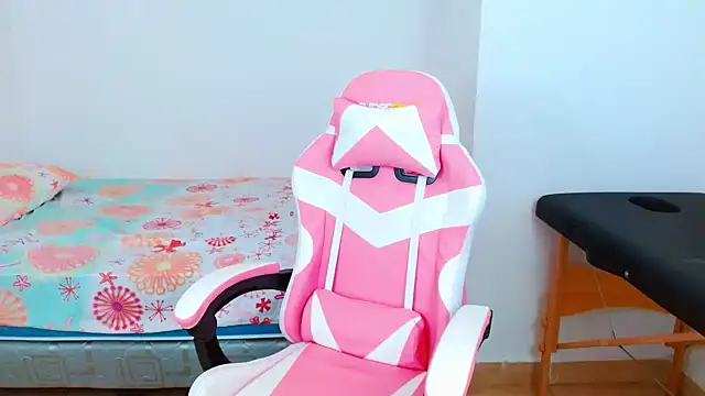 kamilla evans online show from 11/11/25, 10:43