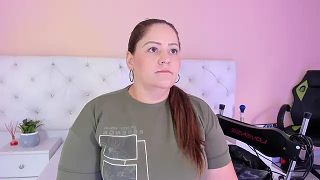 katte landerr online show from 10/04/25, 01:31